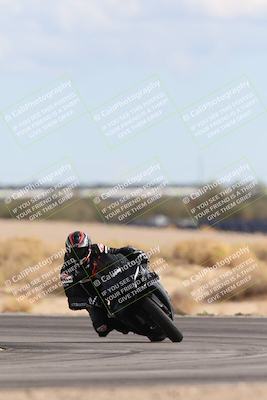 media/Nov-16-2025-Race Pace (Sun) [[8c5fa54630]]/Verified Riders/9-Turn 16 (150pm)/